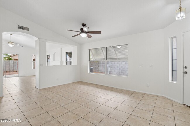 Building Photo - 15661 W Hammond Dr