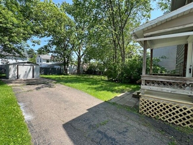 Building Photo - 1155 Big Falls Ave