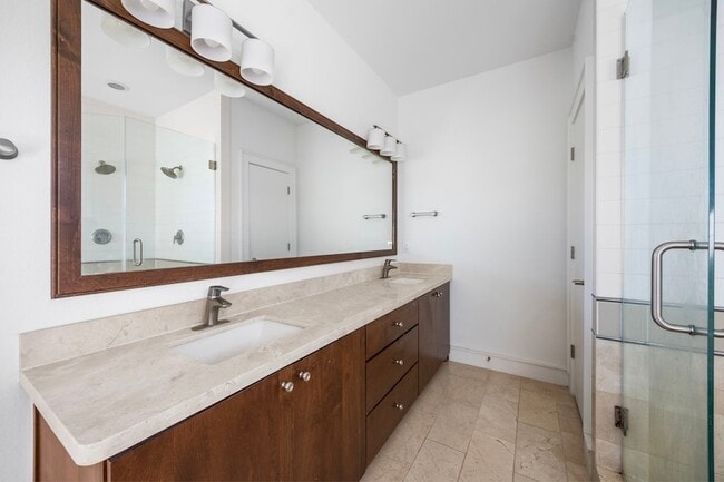 Building Photo - 5707 Schuler St