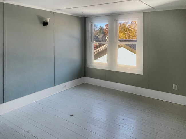 Building Photo - 935 E Ft Wayne St