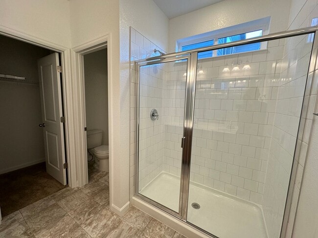 Building Photo - Spacious and Updated 3 Bedroom Home with Attached Garage in Longmont Available for June!