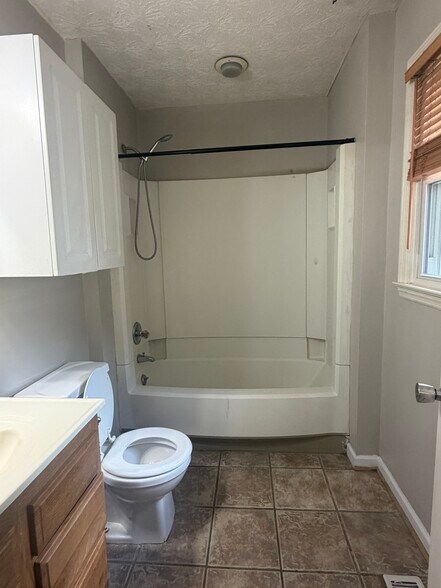 Building Photo - 3056 Dale Hollow Dr