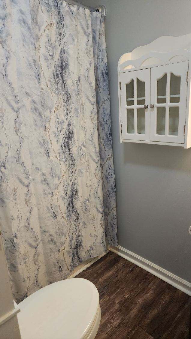Full bath - 136 Oakmont Dr