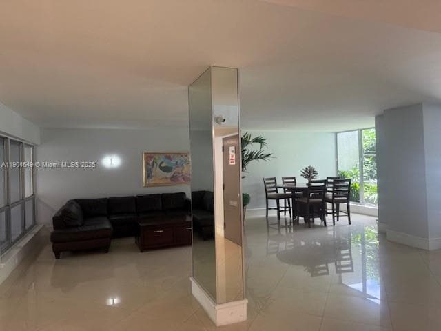 Building Photo - 1700 NW N River Dr