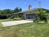 Building Photo - 215 Leon Rd