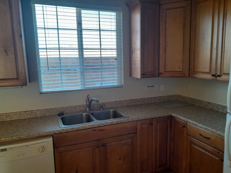 Building Photo - 1033 E 500 S