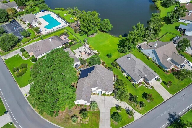 Building Photo - 414 Carriage Lake Dr
