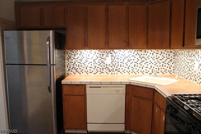 Building Photo - 55 Crabapple Ln