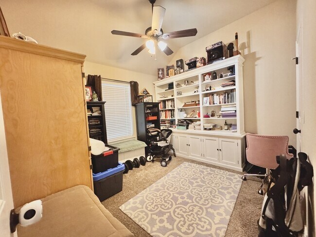 Building Photo - 4824 Olivia Ln
