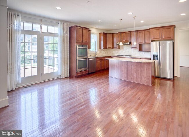 Building Photo - 13336 Redspire Dr