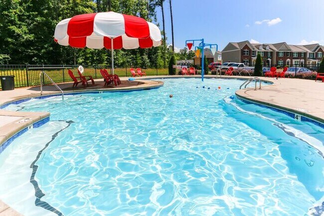 Building Photo - Beautiful 3 Bedroom 2.5 Bath Townhome in G...