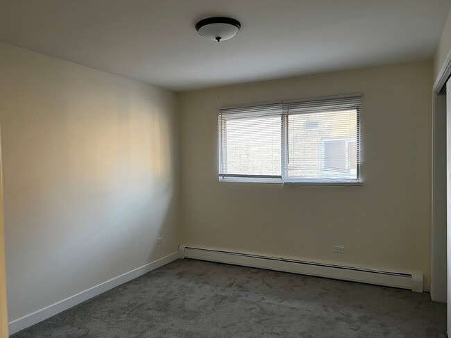 Building Photo - 4036 N California Ave