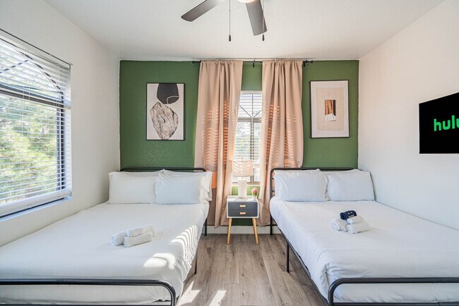 Building Photo - 2155 S 55th St