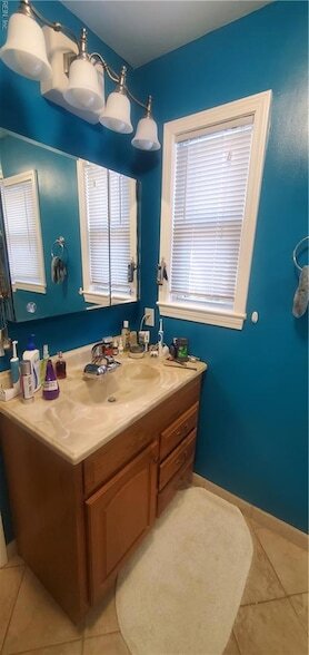 Building Photo - 2233 Paris St