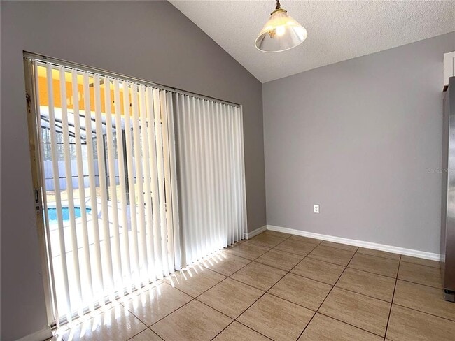 Building Photo - 732 Casterton Cir