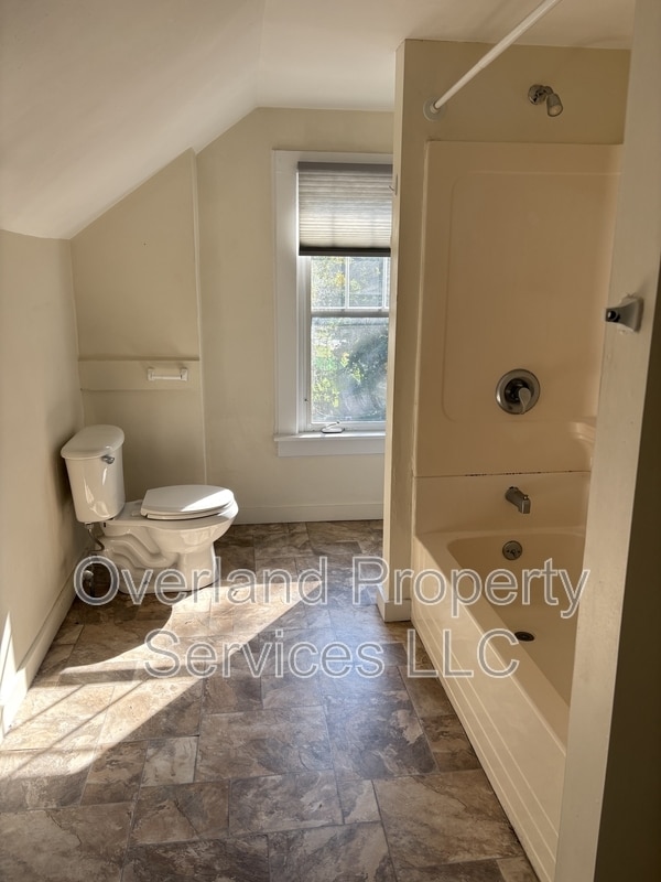 Building Photo - 188 Shelburne Rd