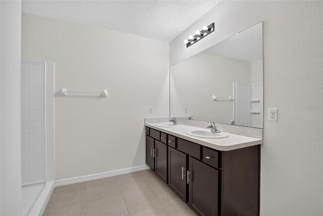 Building Photo - 16441 Treasure Point Dr