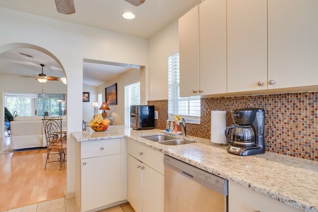 Building Photo - 2130 Rio Nuevo Dr