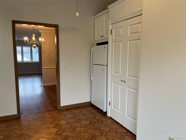 Building Photo - 43 Floyd Pl