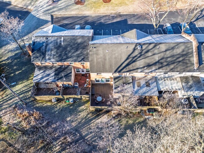 Building Photo - 8418 Knights Bridge Rd