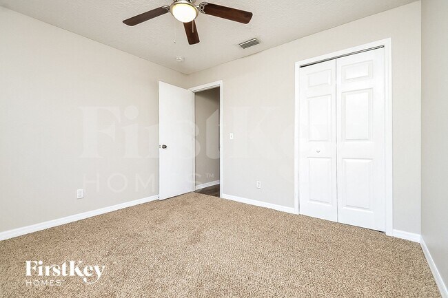 Building Photo - 12101 Feldwood Creek Ln