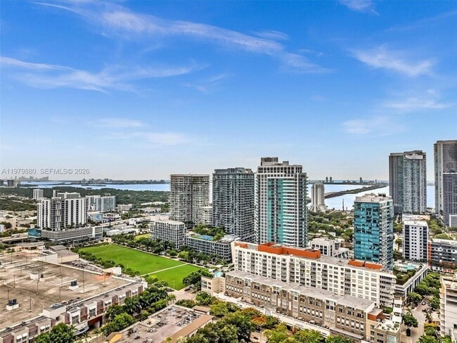 Building Photo - 121 NE 34th St