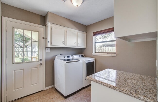 Building Photo - 1511 Calveryman Ln