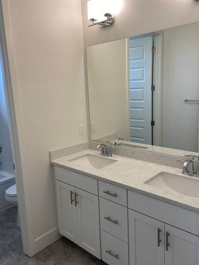 Building Photo - 5011 Murieta Pl