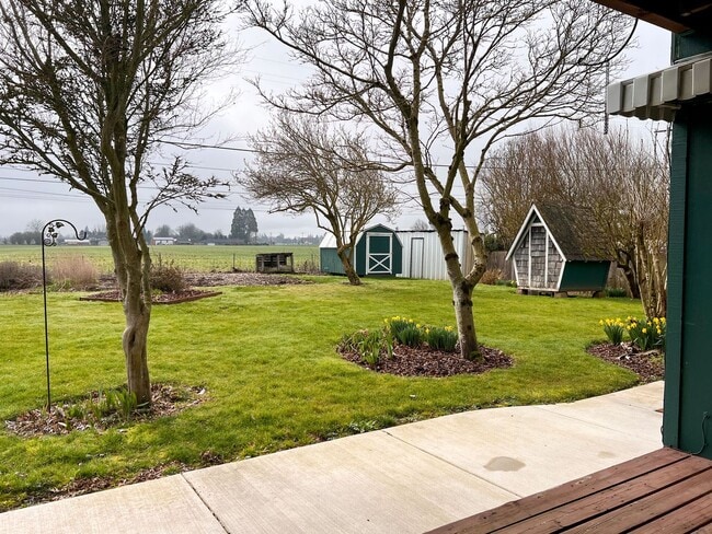 Building Photo - 4BD/2BA SUBURBAN HOME IN COBURG