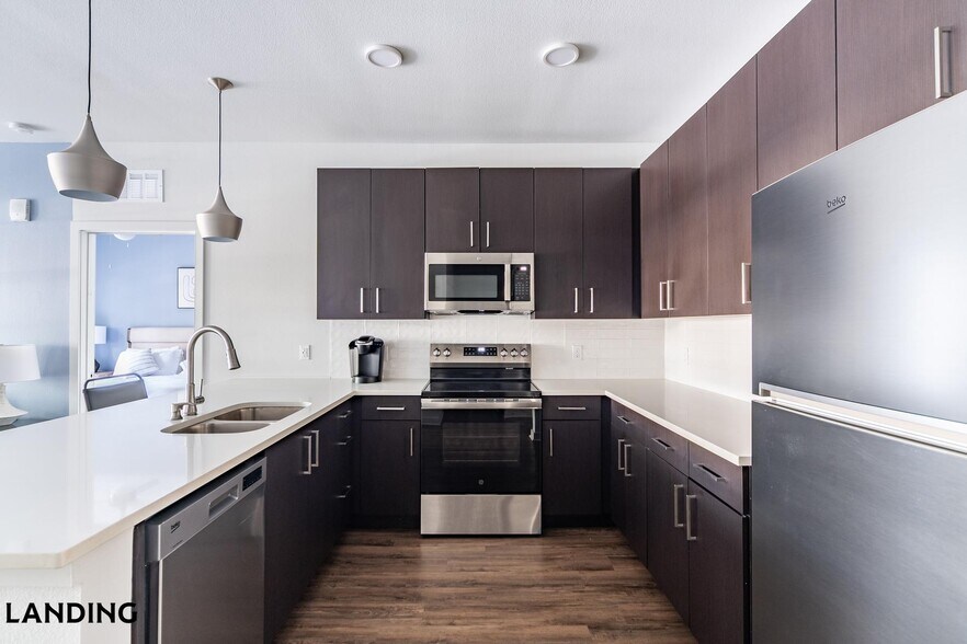 Building Photo - 1225 Utica Dr