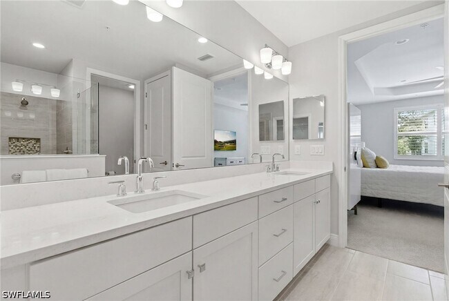 Building Photo - 2560 Seychelles Dr