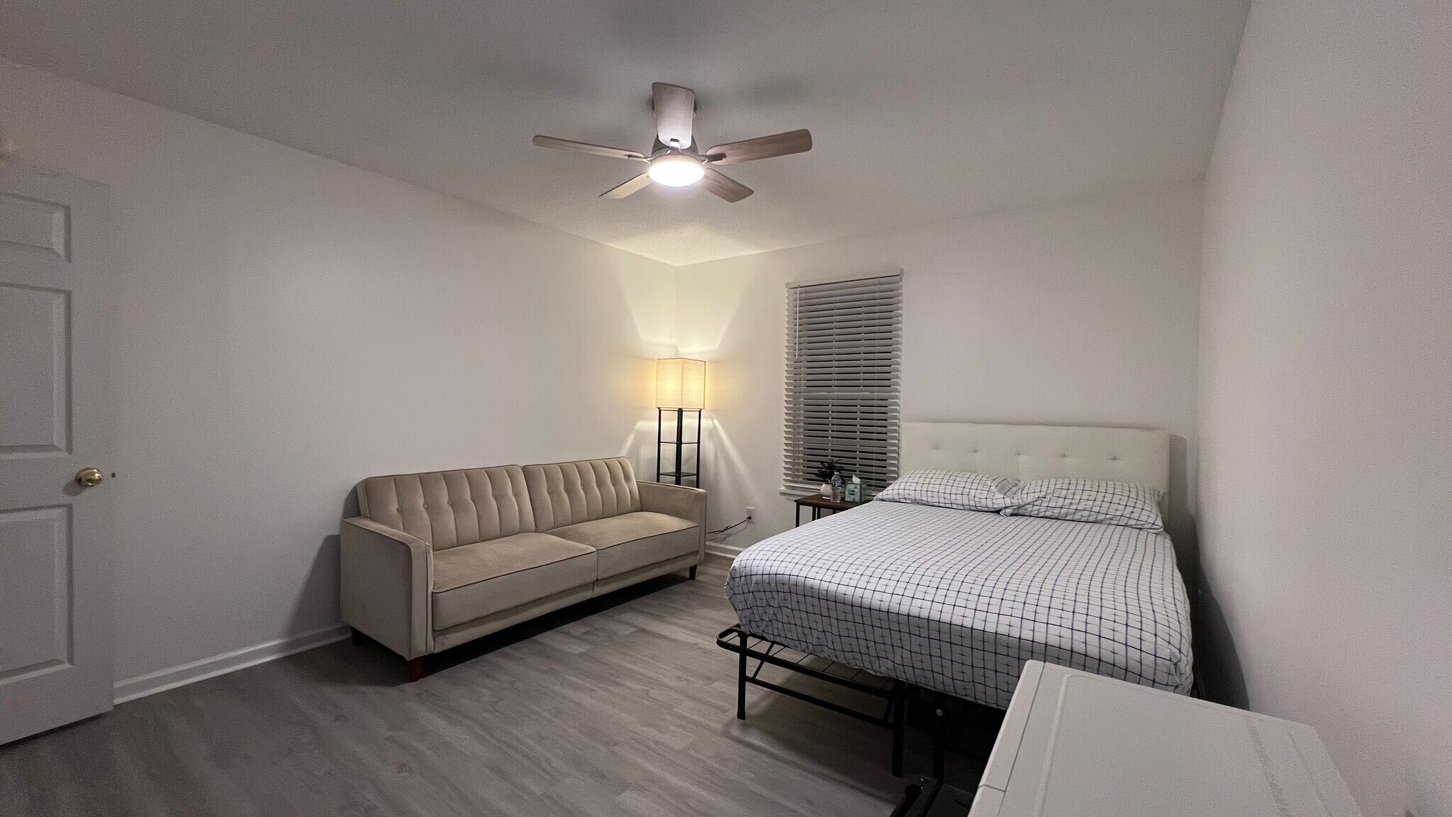 Building Photo - 301 Winners Cir S