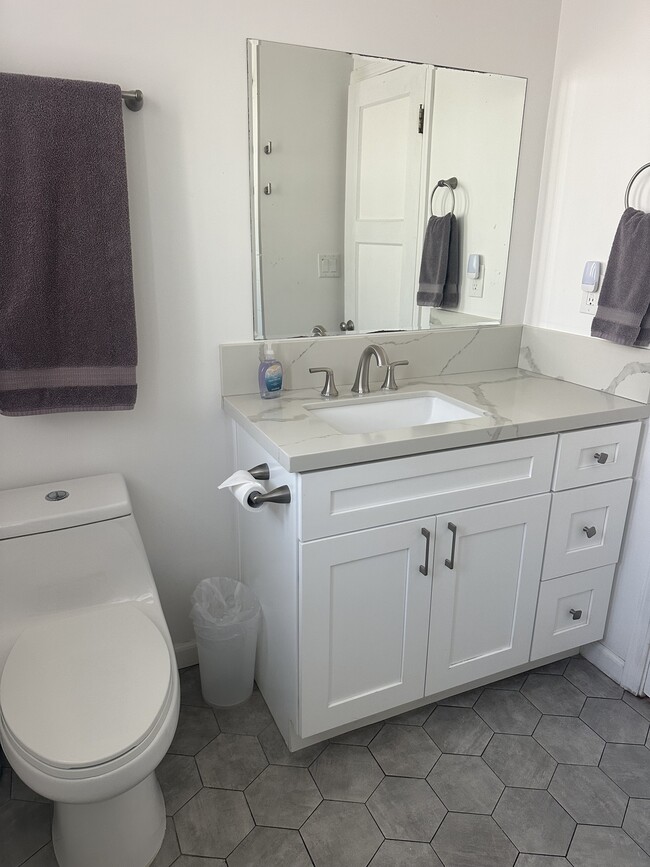 Building Photo - 2449 Florencita Dr W