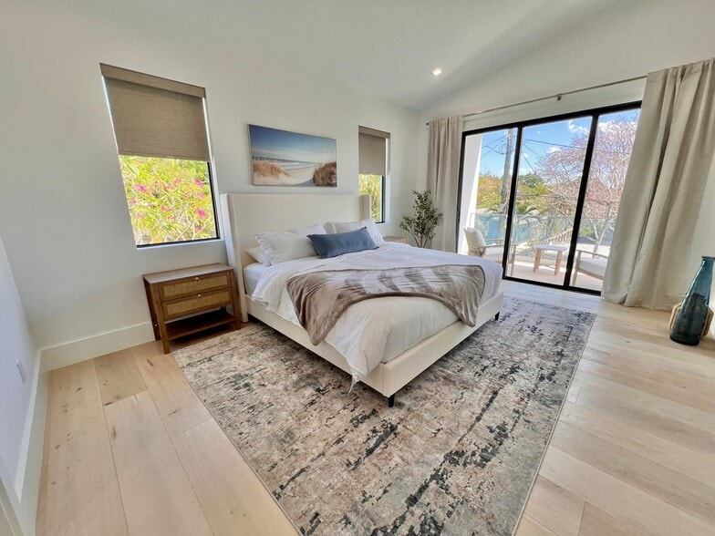 Building Photo - 300 SW 7th St