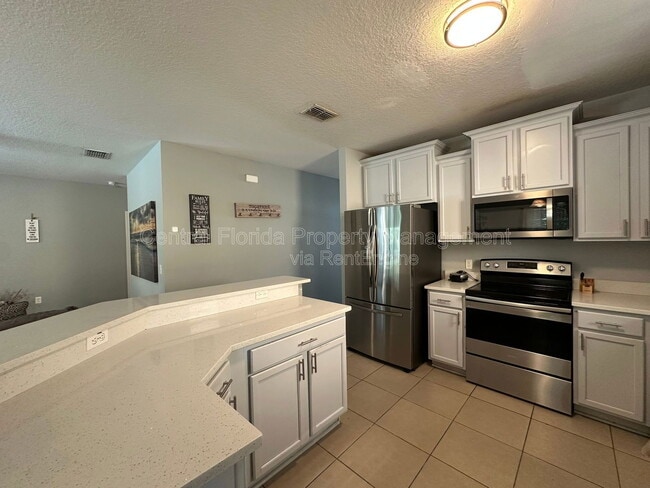 Building Photo - 1025 Cypress Pointe Blvd