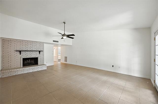 Building Photo - 1827 Paxton Dr