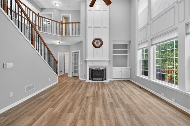 Building Photo - 740 Mayfair Ct