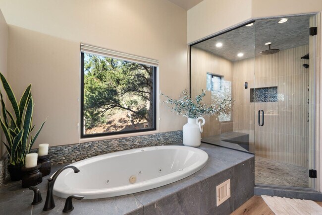 Building Photo - 30 Sycamore Canyon Rd
