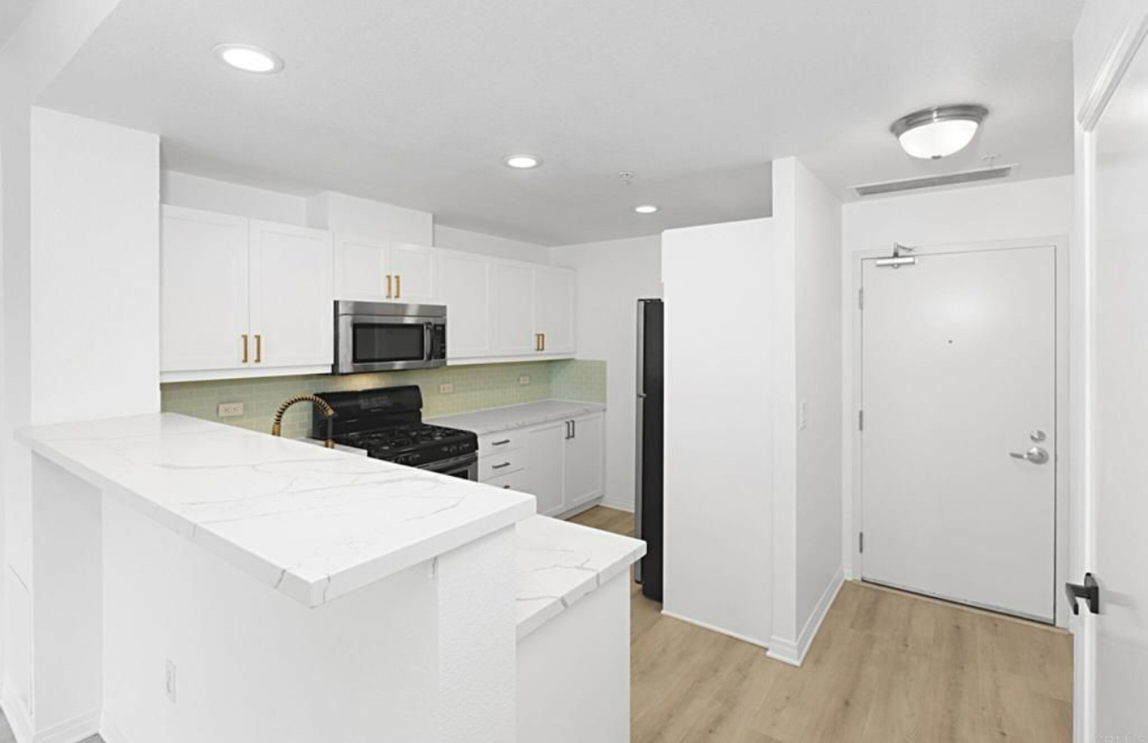 Building Photo - 530 K St
