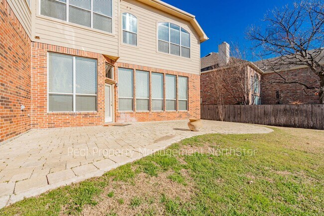 Building Photo - Lake Views, Space & Lifestyle – Ask about our move in specials!