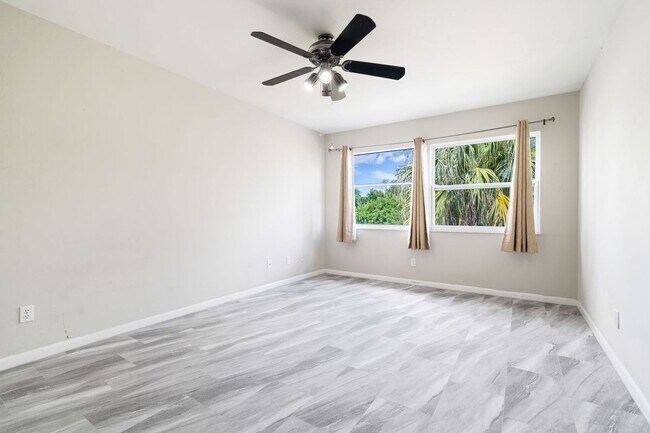 Building Photo - 6226 Timberwood Cir