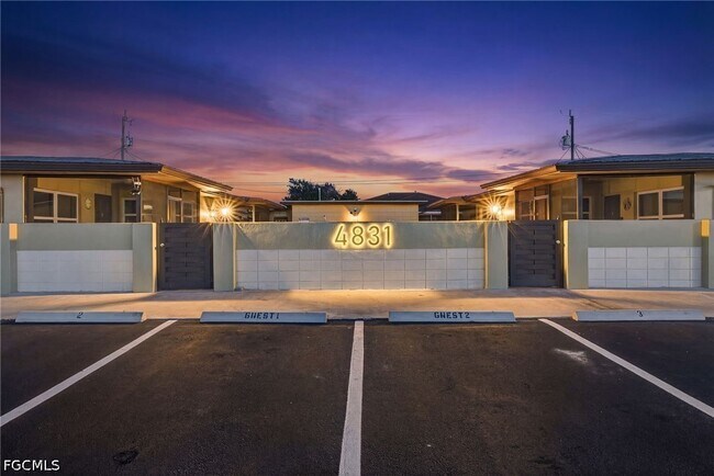 Building Photo - 4831 Tudor Dr