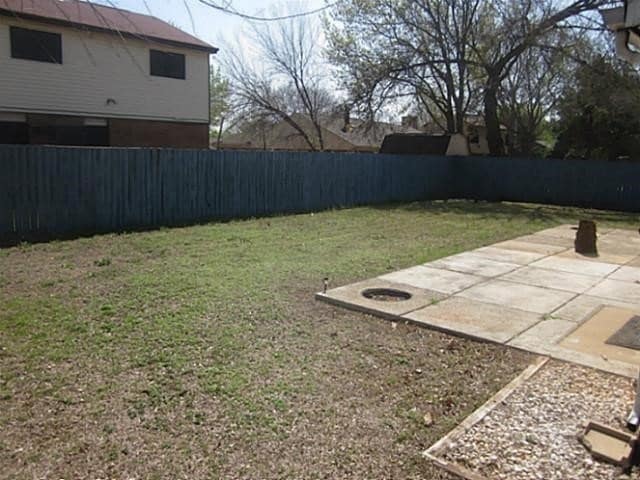 Building Photo - 2701 Fountainview Dr