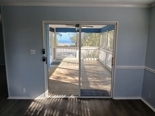 Building Photo - Charming Coastal Rental at Bald Point FL