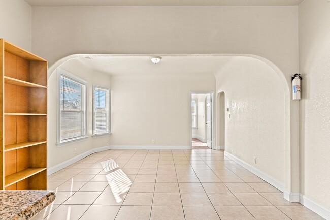 Building Photo - Massive 1,200 Sq Ft Renovated 3BR/2BA w/ Master Suite