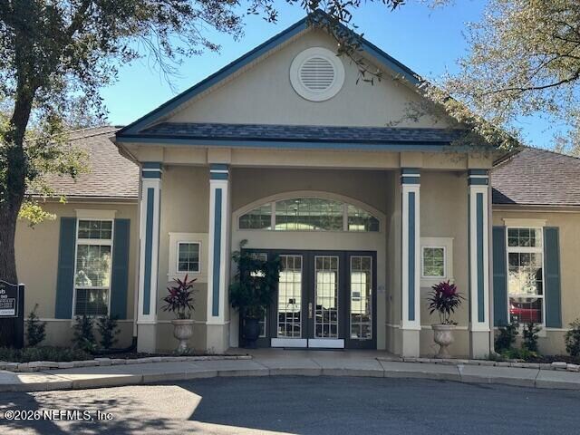 Building Photo - 13700 Richmond Park Dr N