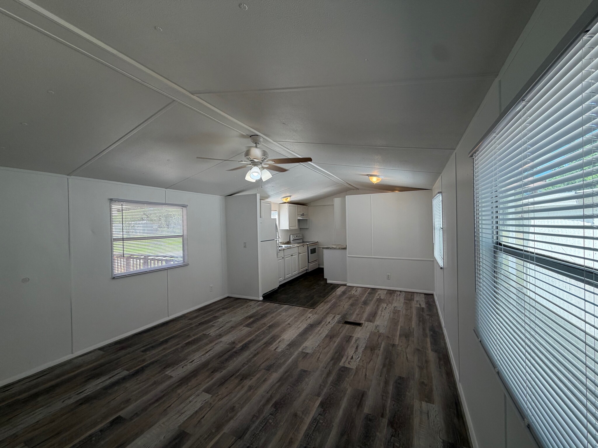 Building Photo - 4865 NW 27th St