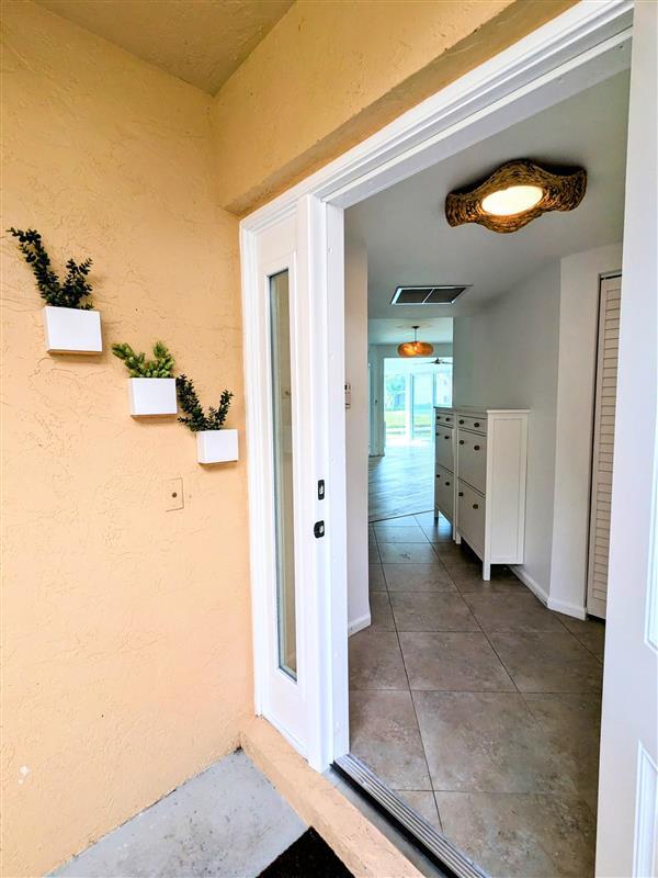 Building Photo - 23061 Aqua Vw