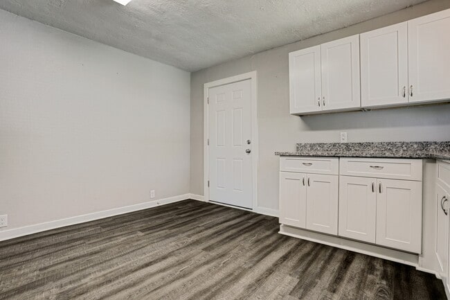 Building Photo - 308 Bennett Dr