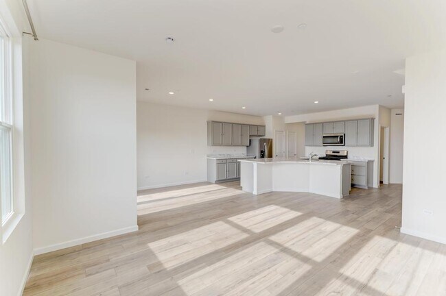 Building Photo - 5956 Hawkweed Dr